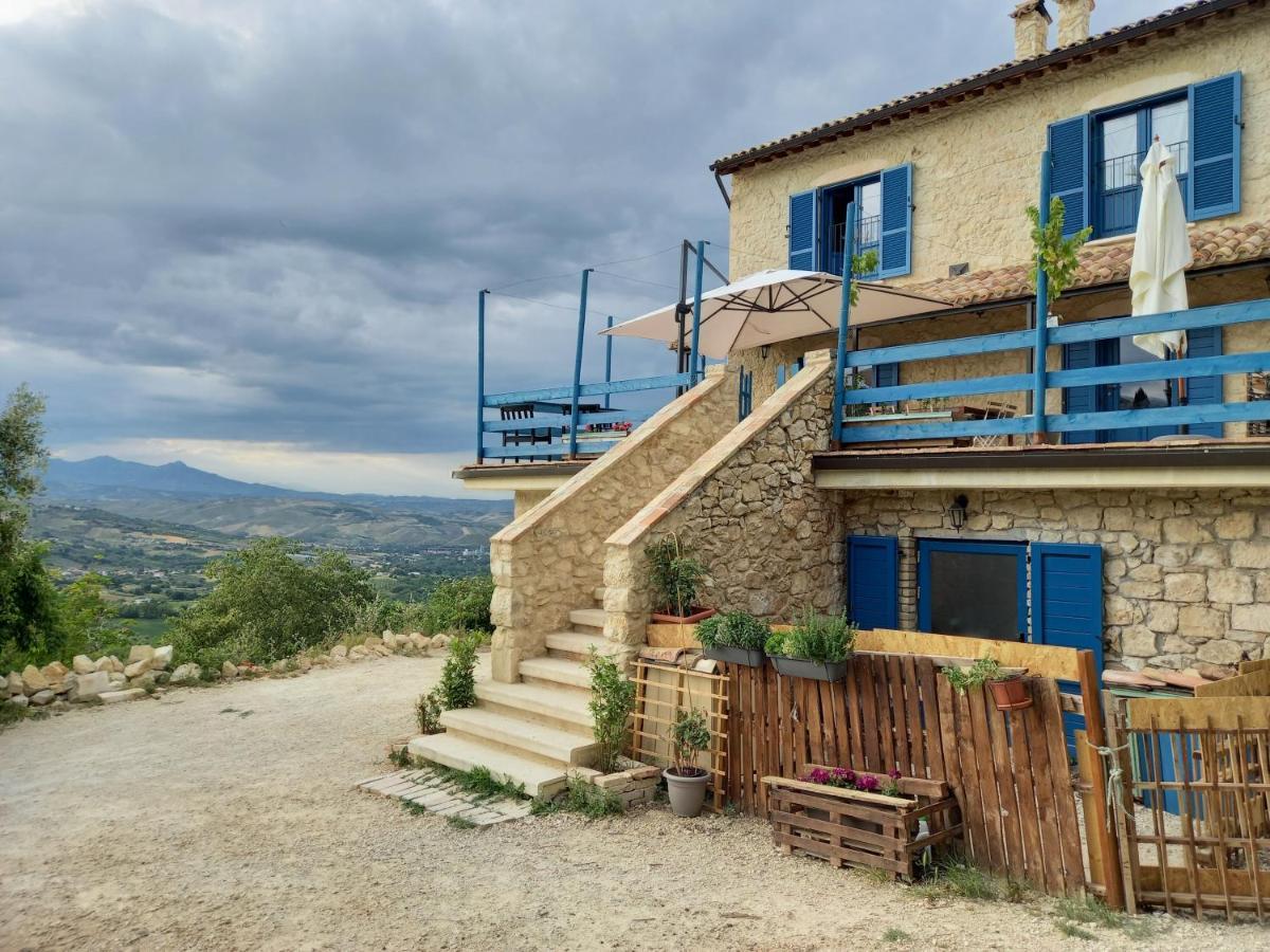 La Casa Dalle Finestre Blu Abbateggio 外观 照片
