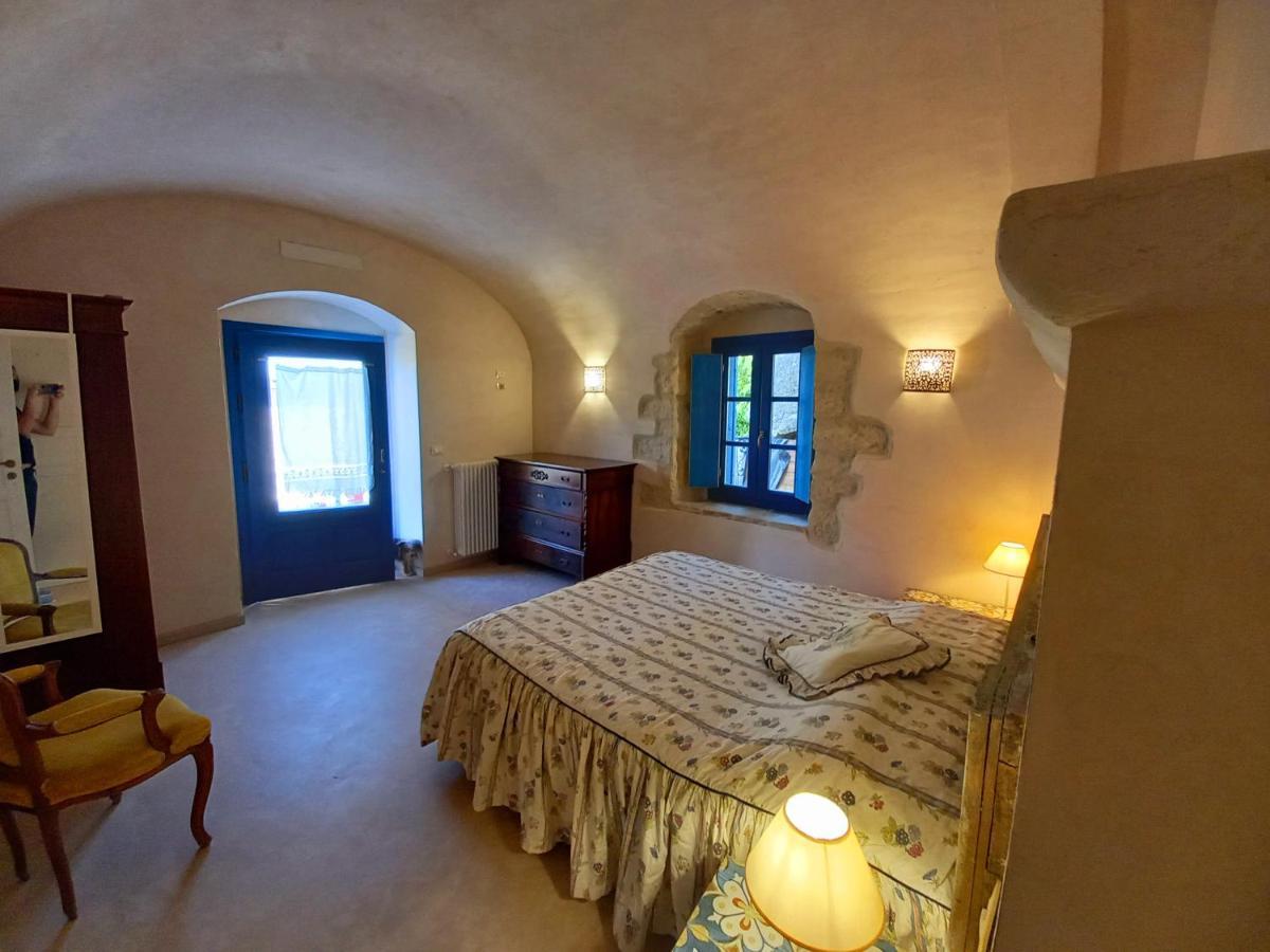 La Casa Dalle Finestre Blu Abbateggio 外观 照片