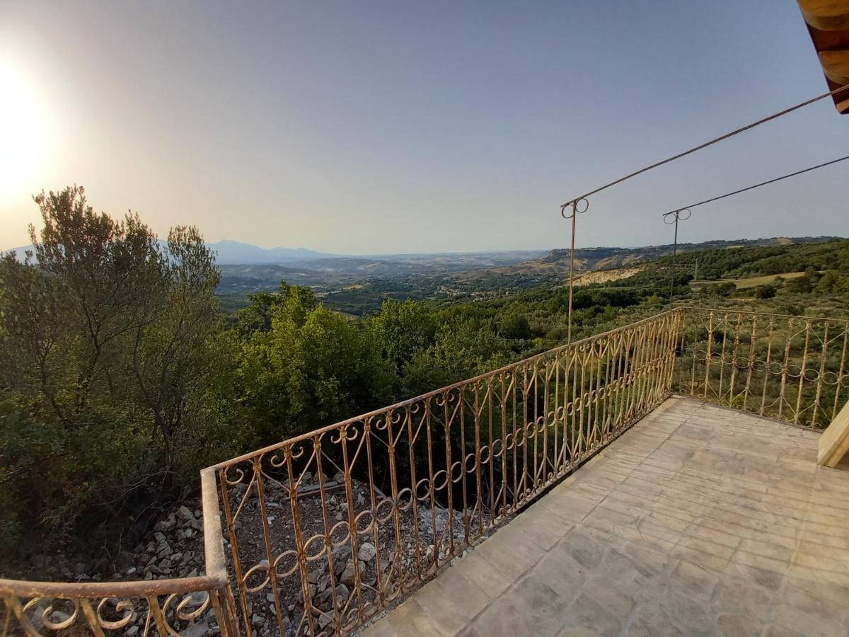 La Casa Dalle Finestre Blu Abbateggio 外观 照片