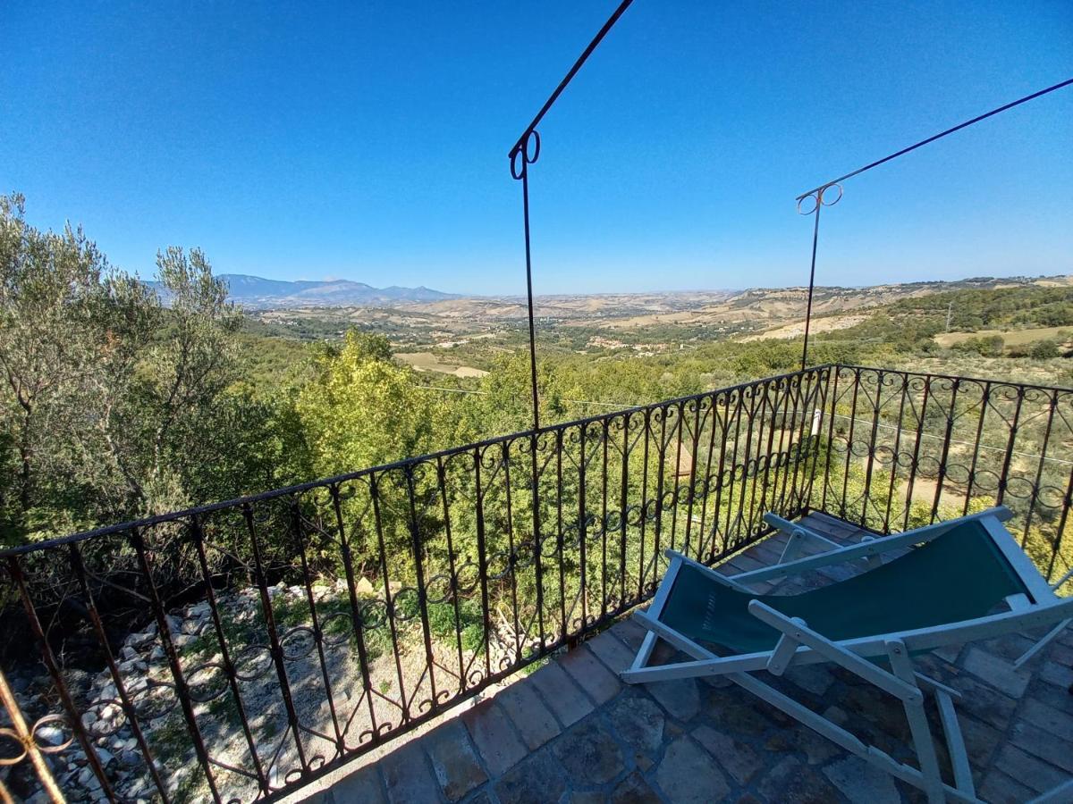 La Casa Dalle Finestre Blu Abbateggio 外观 照片