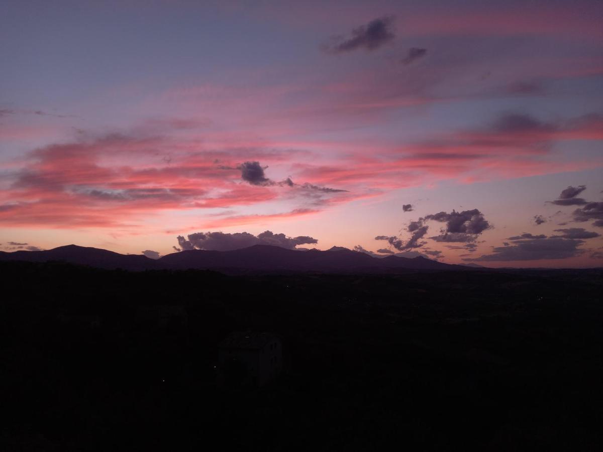 La Casa Dalle Finestre Blu Abbateggio 外观 照片