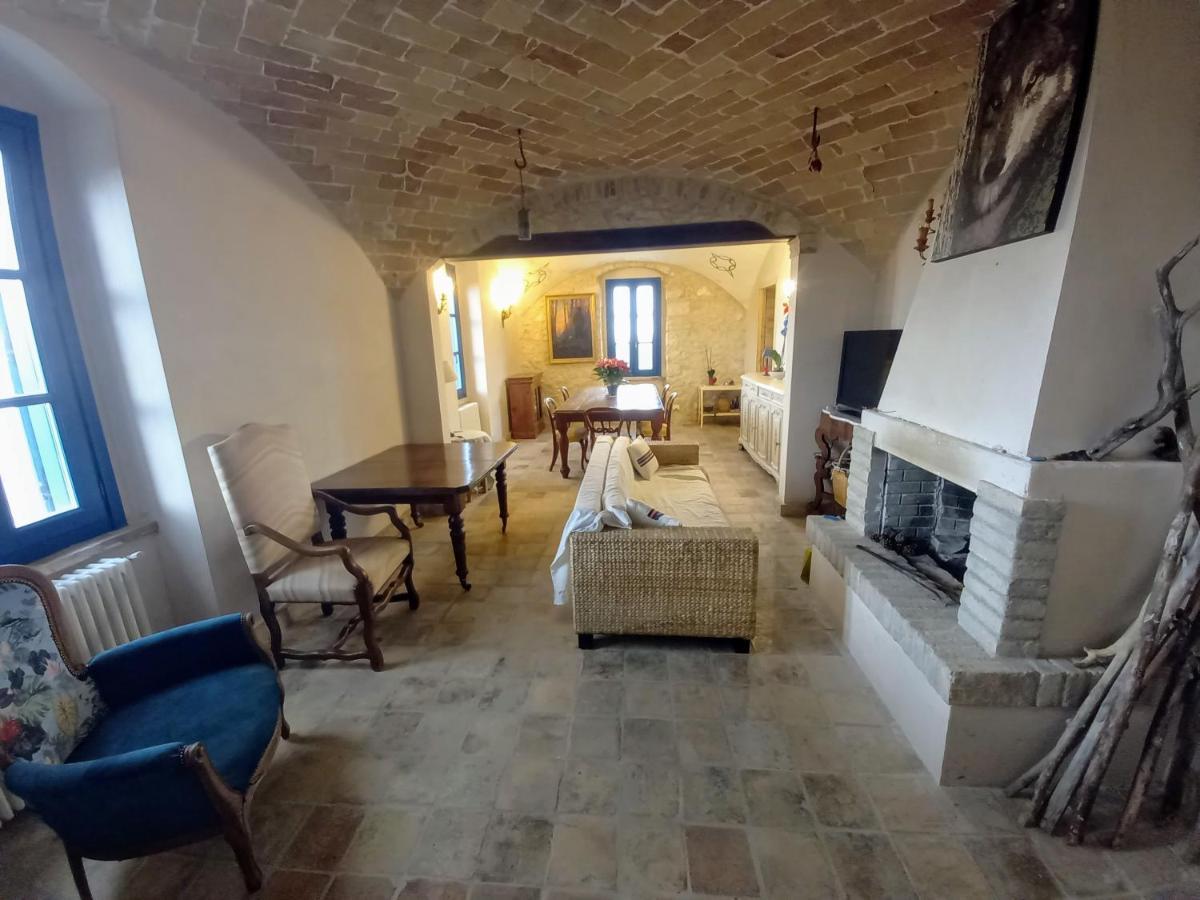 La Casa Dalle Finestre Blu Abbateggio 外观 照片