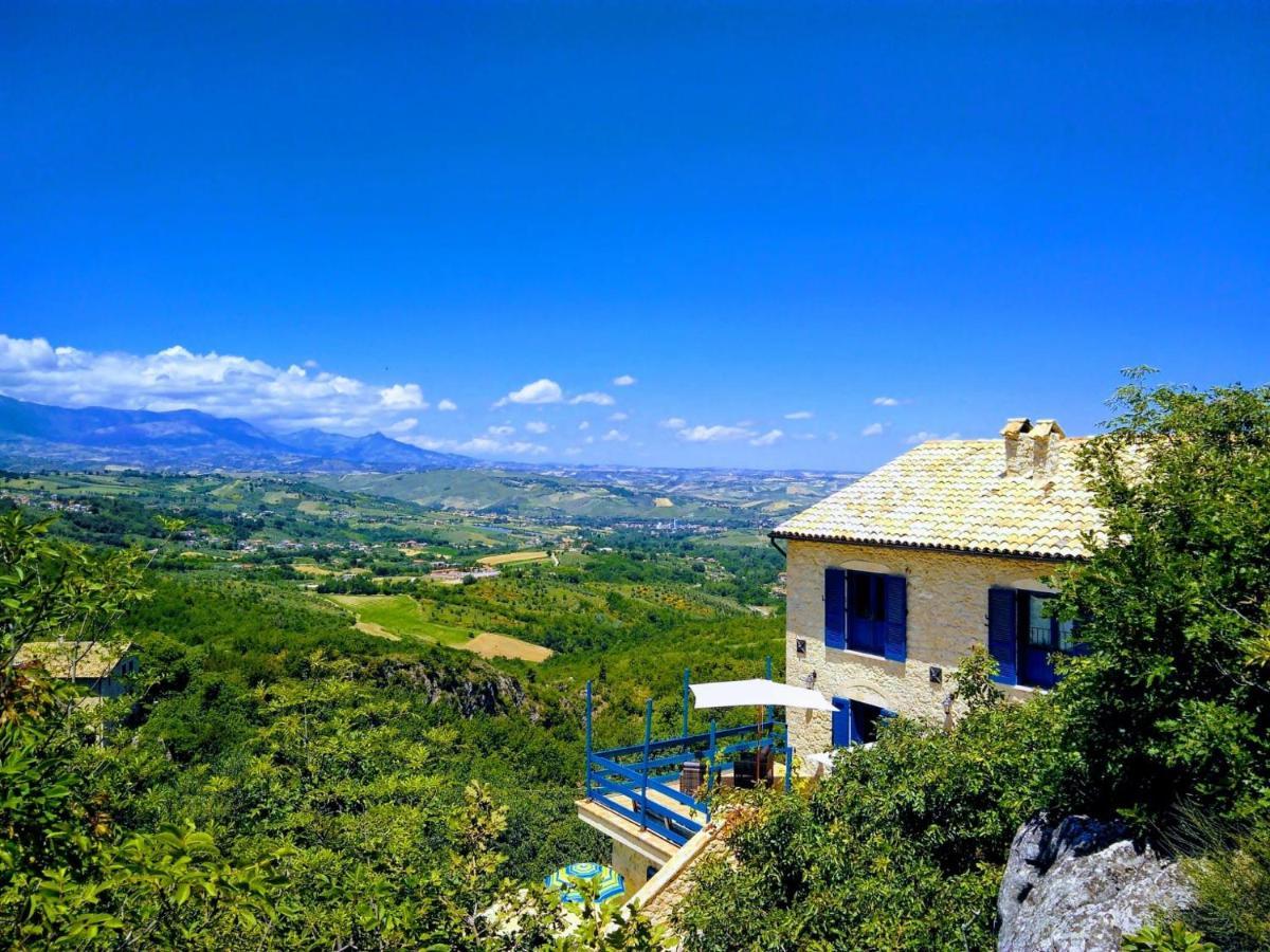 La Casa Dalle Finestre Blu Abbateggio 外观 照片