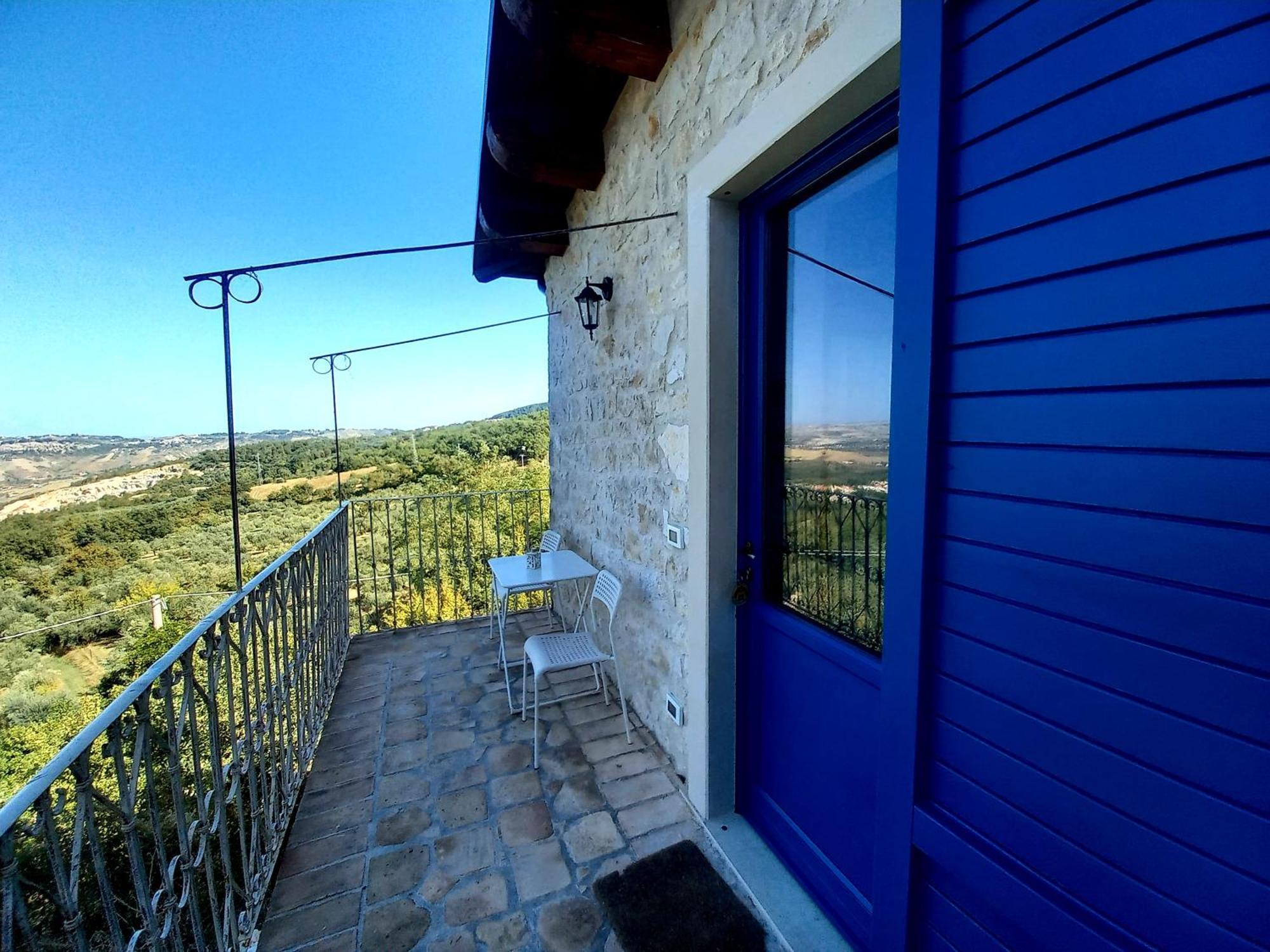 La Casa Dalle Finestre Blu Abbateggio 外观 照片